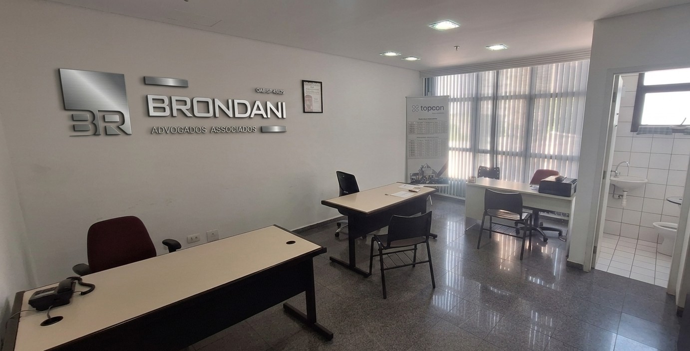 Interior do escritório Brondani Advogados Associados